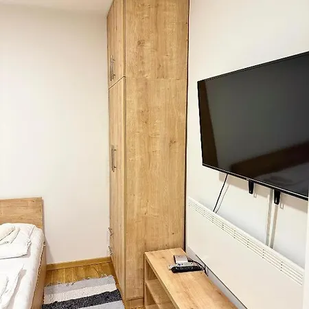 Srebrena 3 아파트